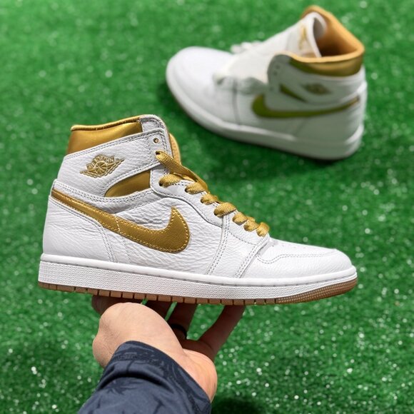 Jordan 1 Retro High OG Mid Womens Basketball Shoes Gold FD2596-107 NEW Multi Sz - Picture 1 of 6